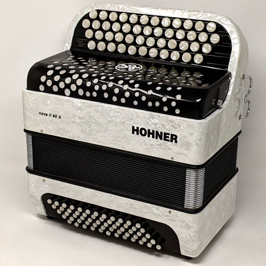 Hohner Nova II 60A Usado